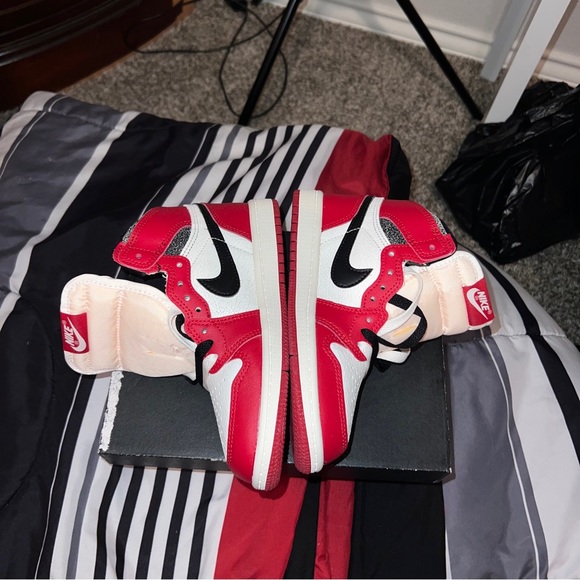 Jordan 1 High lost and found Size 13c - Picture 3 of 7